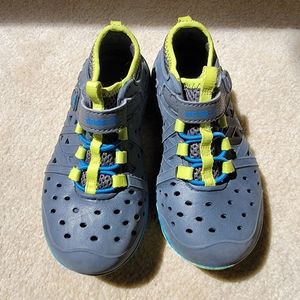 Surprize by Stride Rite Water Shoes